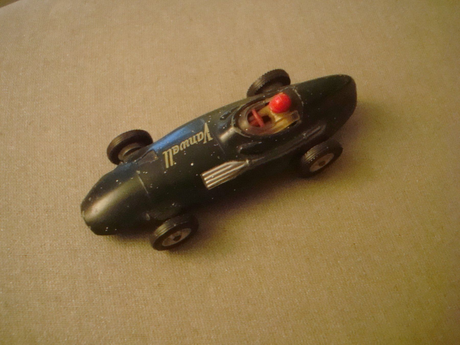 Solido Modellini d'auto: Solido - Rennwagen Vanwall F1 – Usato da Neuenegg venduto da flohcante 2