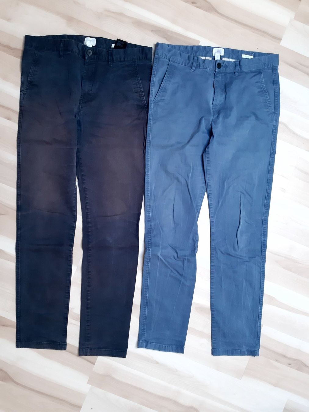 H&M Hosen: Hosen 2 Paar Gr 32 – Gebraucht aus Fischbach-Göslikon von Reddy1