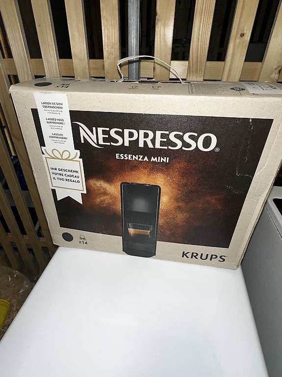 Krups Macchine per caffè & Macchine per espresso: Machine Nespresso Essenza Mini – Usato da Bussigny venduto da kev_z9b9 1