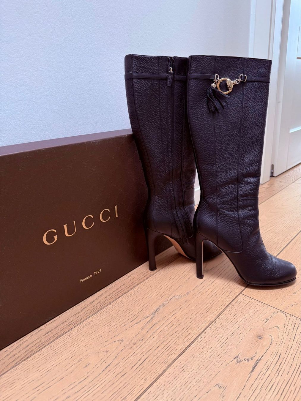 Gucci Scarpe da donna: Bottes élégantes Gucci en cuir noir – Nuovo e nell'imballaggio originale da Genève venduto da dim_7jmw