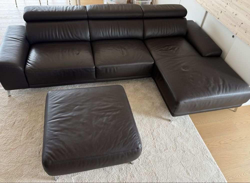 Elegante Ledercouch mit Hocker - Top Zustand! Sofort! (Gebraucht) in ...