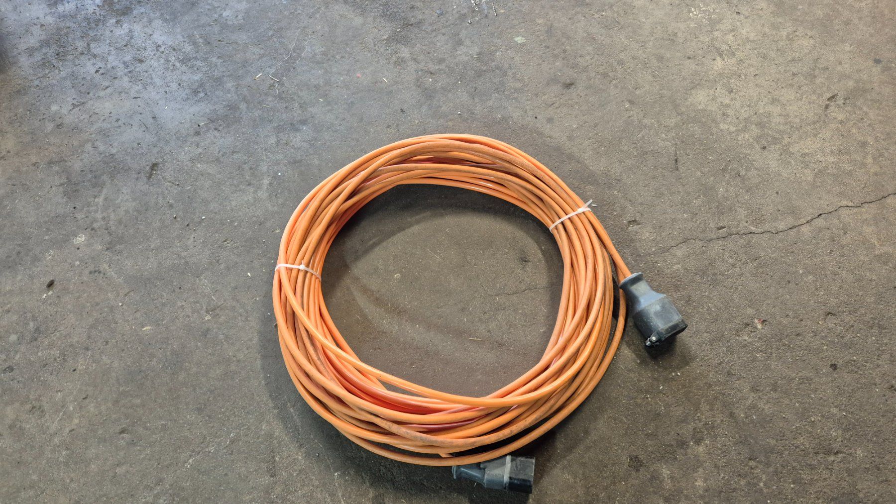 Câbles: 50m 380Volt Kabel – D'occasion à Nottwil par 666777 1