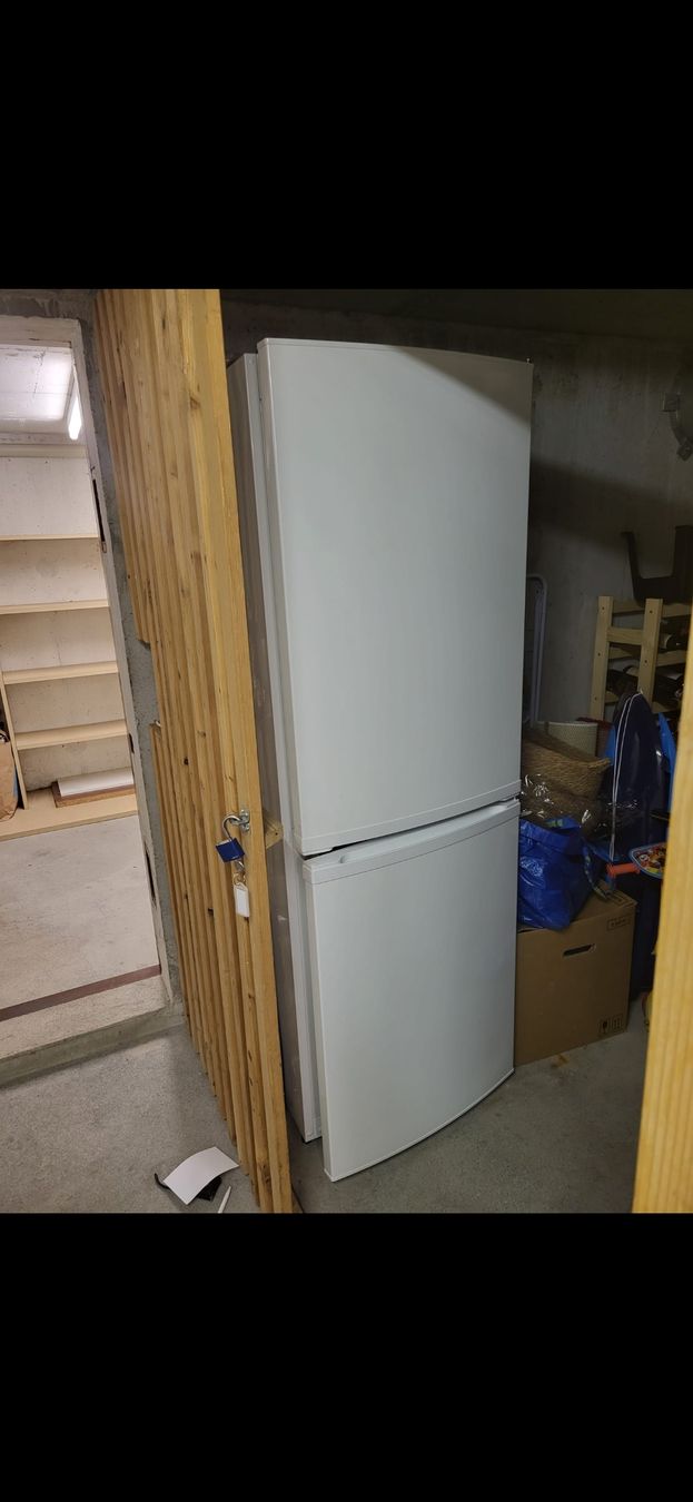 Ikea Frigoriferi: Kühlschrank mit Tiefkühler – Usato da Niederrohrdorf venduto da TillaB