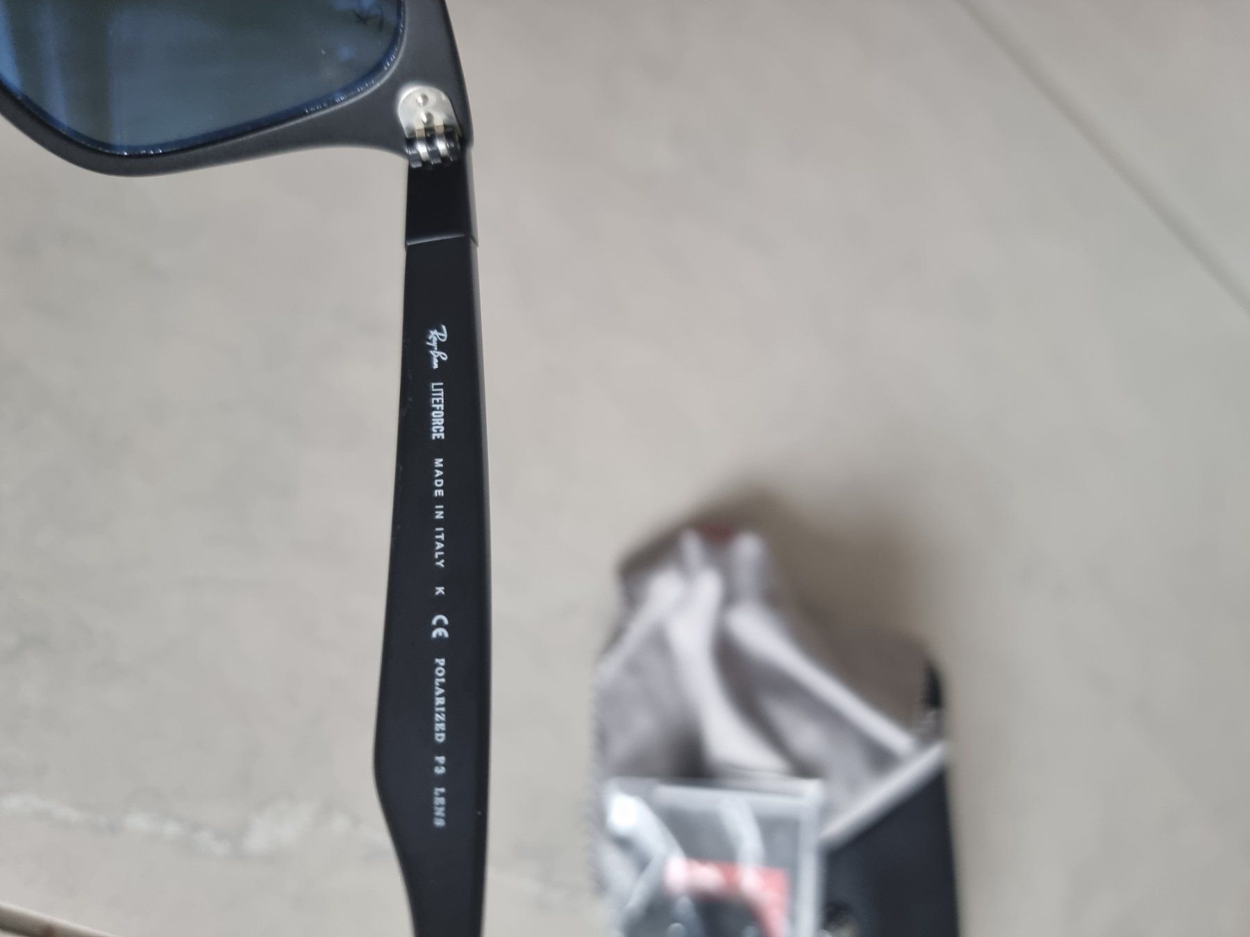 Ray-Ban Occhiali & Lenti: Ray-Ban Wayfarer Liteforce RB4195 – Difettoso da Wohlen AG venduto da niki31 6