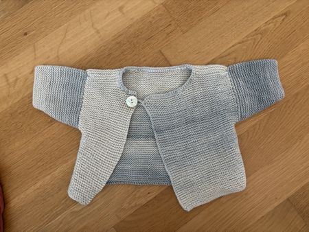 Baby Strickjacke grau blau gestrickt neuwertig
