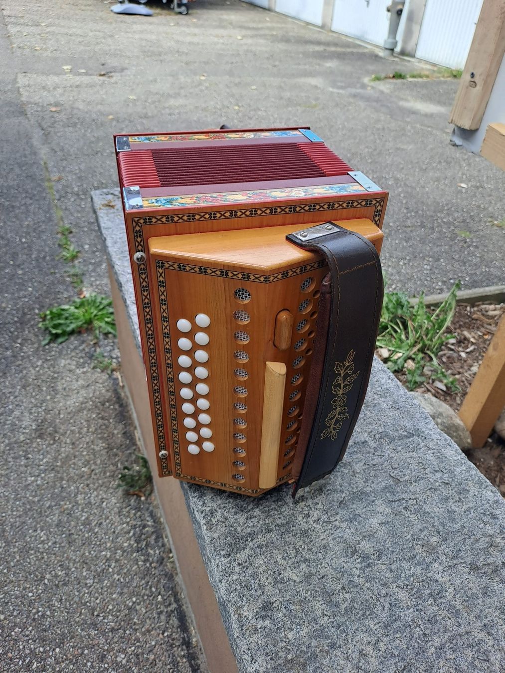 Strumenti musicali: schwyzerorgeli Paul Mauron ton A... 3 chôrig... – Usato da Pont-de-la-Morge venduto da Mirabelle0 2