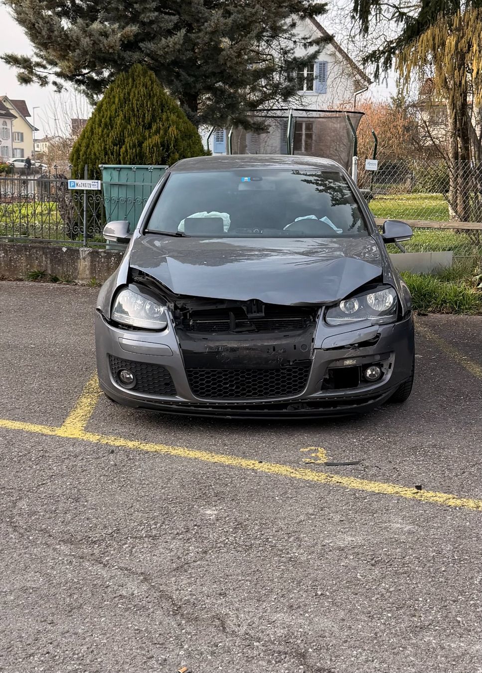 VW Automobili: VW Golf 5 GTI 2.0  Totalschaden – Usato da Bürglen TG venduto da delja2001