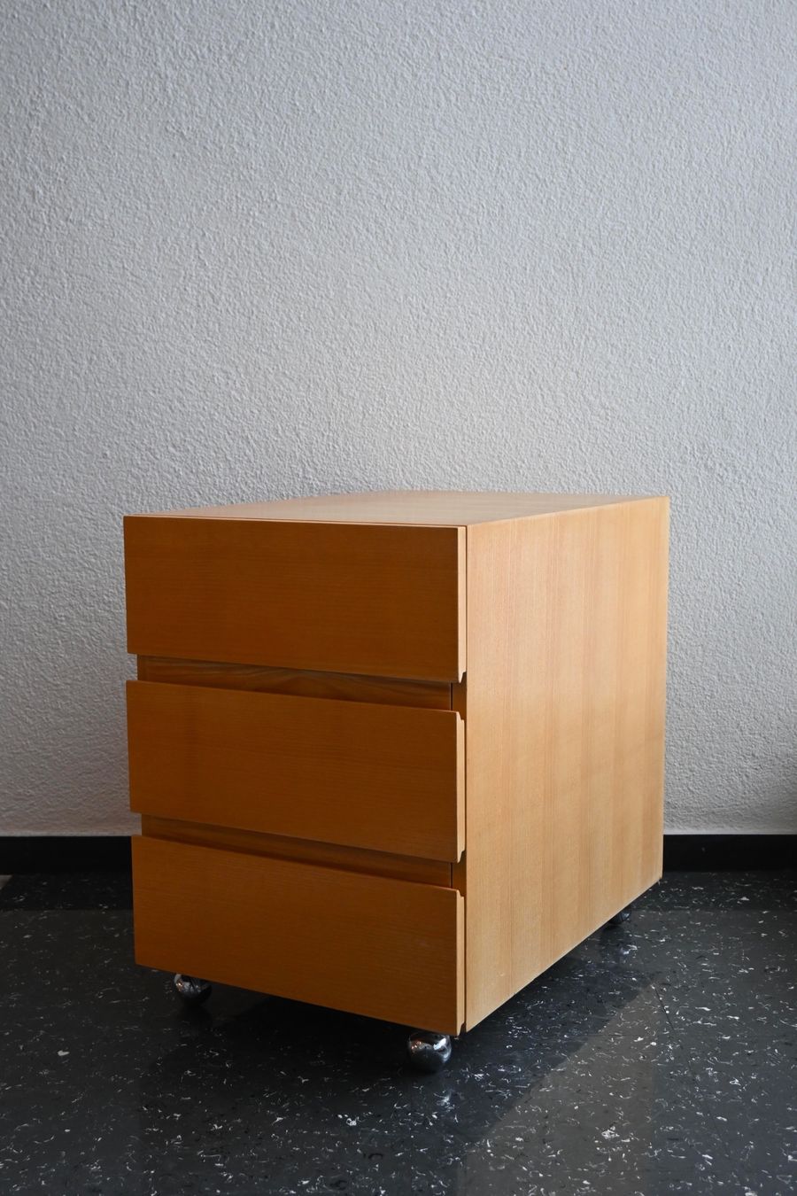 Banconi: Victoria Rollcontainer Holz 3 Schübe – Usato da Zürich venduto da starch.studio 5