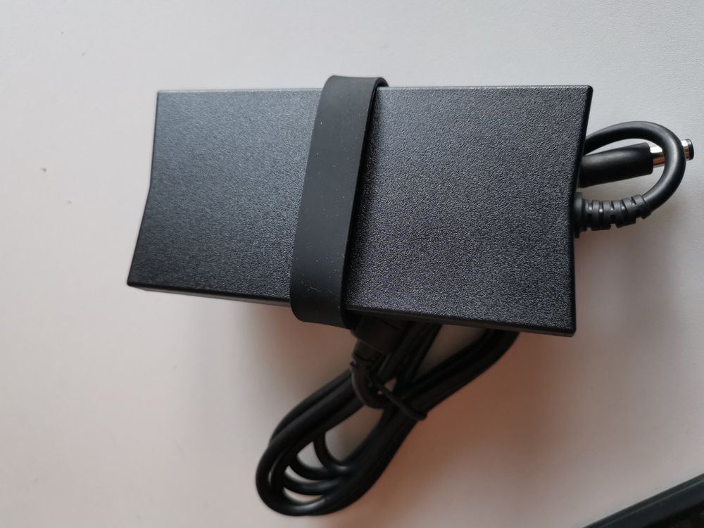 Dell Ladekabel / Netzteil 130W Model DA130PE1-00 | Kaufen auf Ricardo