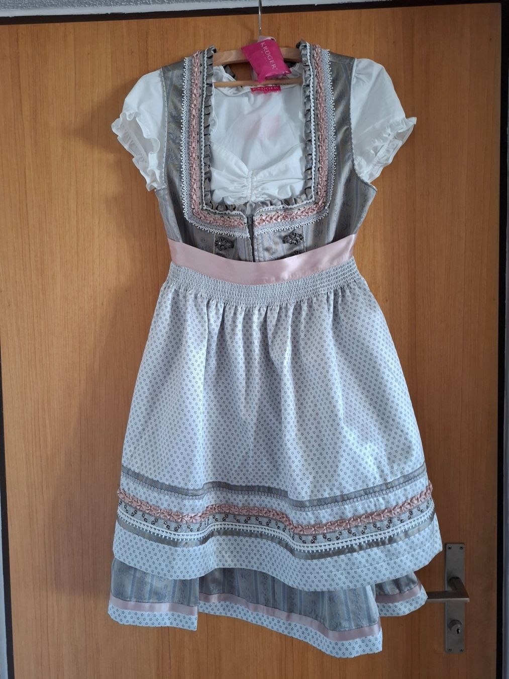 Krüger Kleider: Krüger Dirndl inkl. Bluse - Grösse 38 – Gebraucht aus Aarau von gra_f9pz