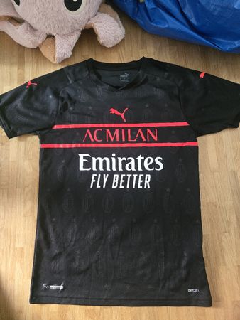 Maillot AC Milan Puma noir taille S 
