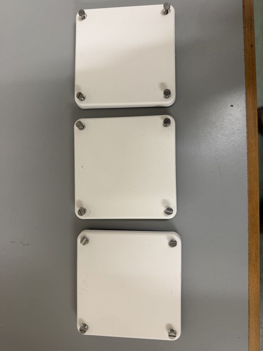 Alimentation électrique: Feller Blindabdeckung Wasserdicht – Neuf (Voir description) à Zürich par papaplatte