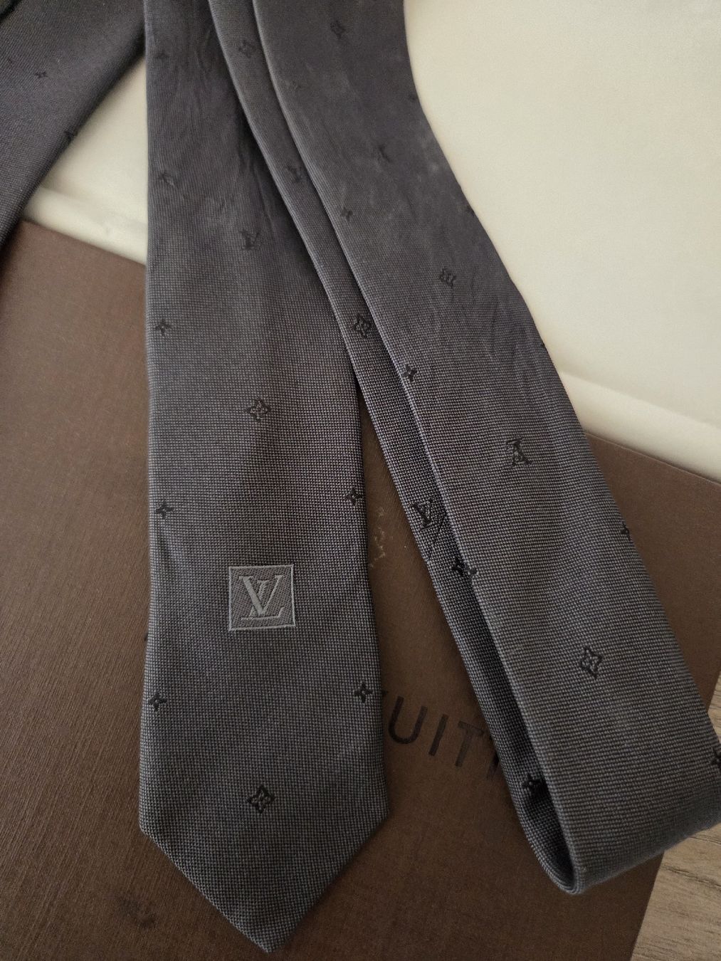 Louis Vuitton Cravatte: Krawatte Louis Vuitton anthrazit Muster.  – Nuovo e nell'imballaggio originale da Aesch BL venduto da cla_2k78 3