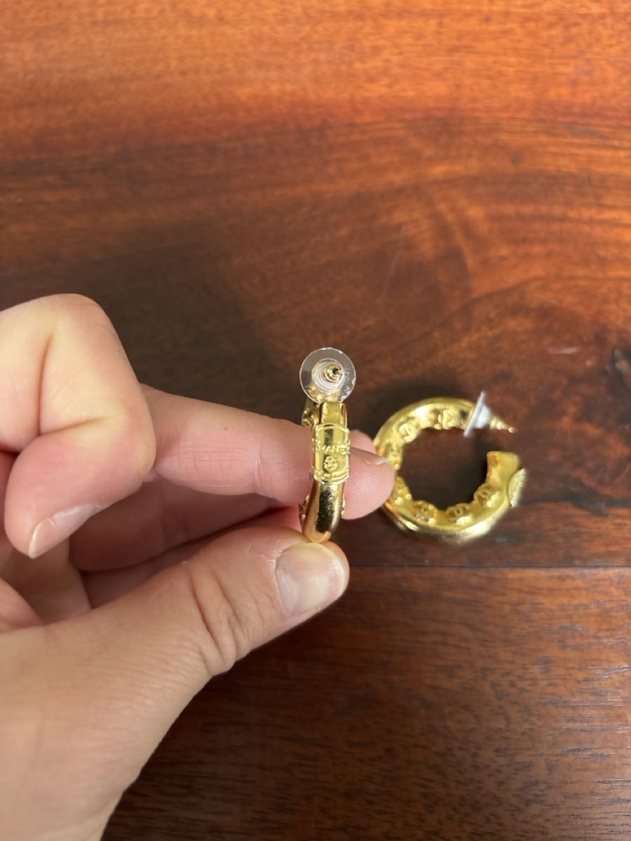 Chanel Ohrringe & -stecker: Tolle Chanel Creolen Ohrringe – Gebraucht aus Bern von agata89 1