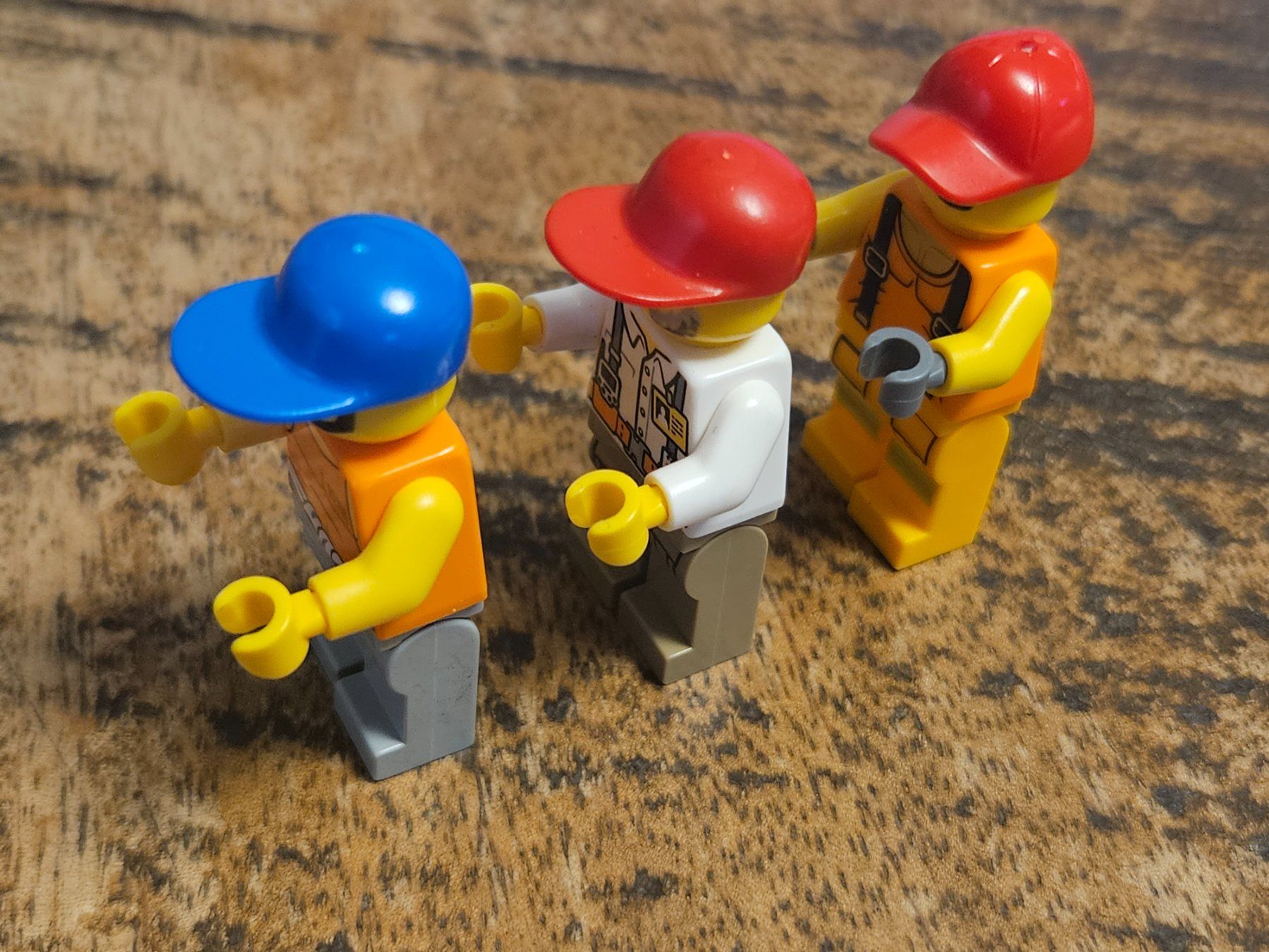 Lego Kit di costruzioni: lego lot de 3 figurines – Usato da Confignon venduto da Ecrofigs 2