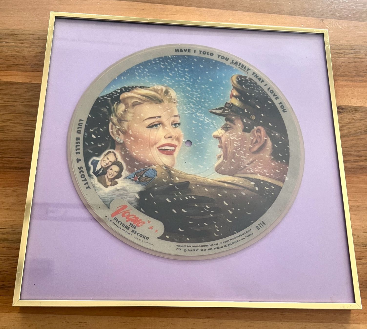 Dischi in vinile: Vogue Bild- Schallplatte Bildplatte R719,  gerahmt – Usato da Rothrist venduto da Brandystar