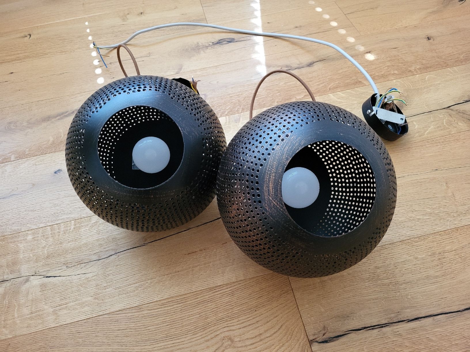 Lampes: Hängeleuchten Kugel Lochmuster Dunkelbraun – D'occasion à Gähwil par Ste_Holz 2