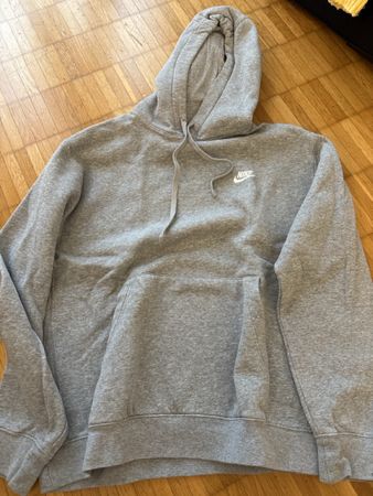 Nike Kapuzenpullover grau mit Tasche gebrauchter Zustand