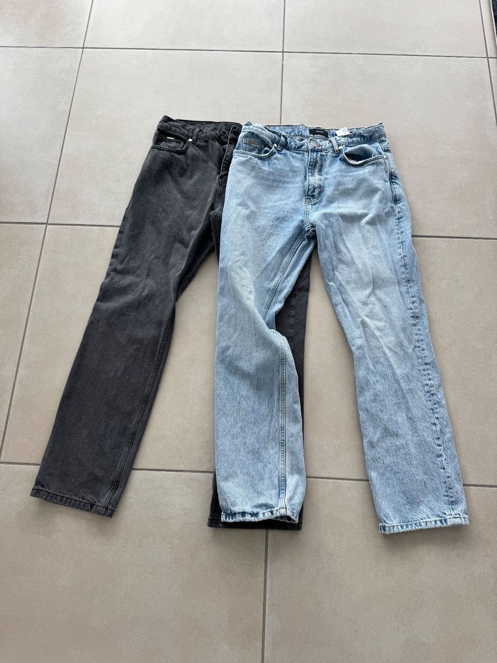 Jeans: 2x Jeans EIGHTYFIVE Straight dunkelgrau/hellblau Grösse 30 – Usato da Meierskappel venduto da kev_nn8q