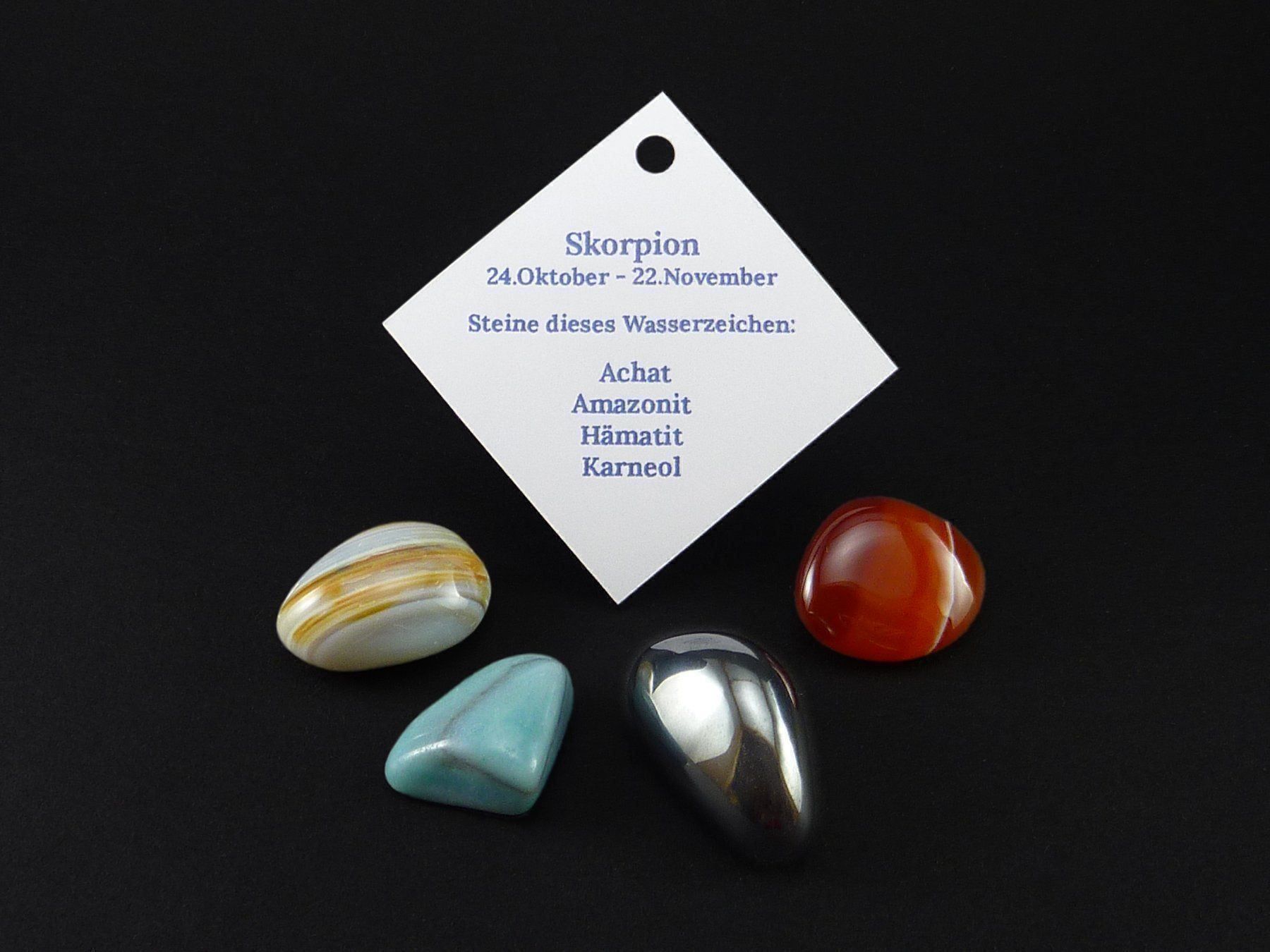 Minerali & Pietre curative: Sternzeichen Steine Skorpion – Nuovo e nell'imballaggio originale da Meilen venduto da StoneGarden 1