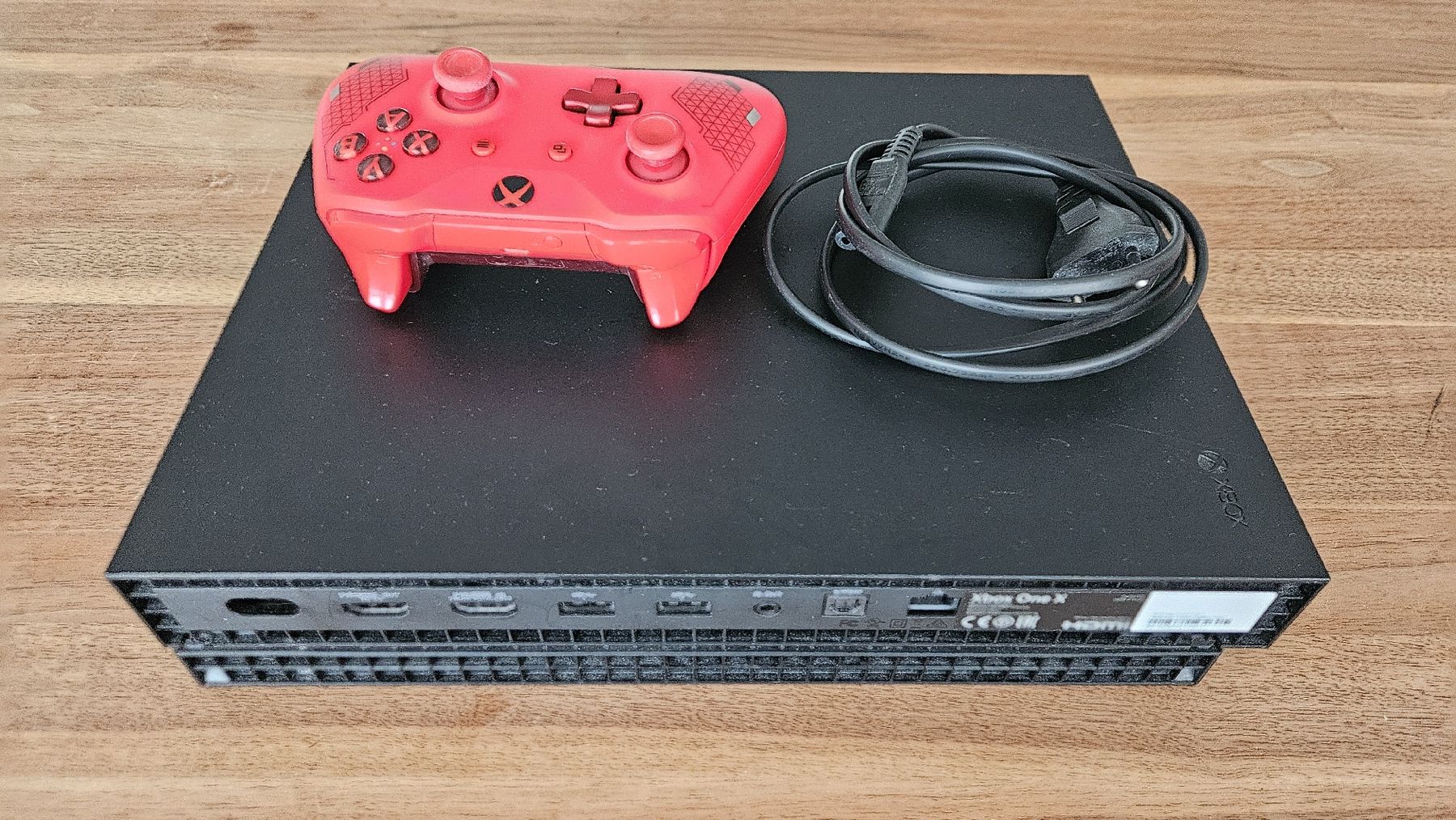 Microsoft Consoles: Xbox One X – D'occasion à Rubigen par IcyAntares 1