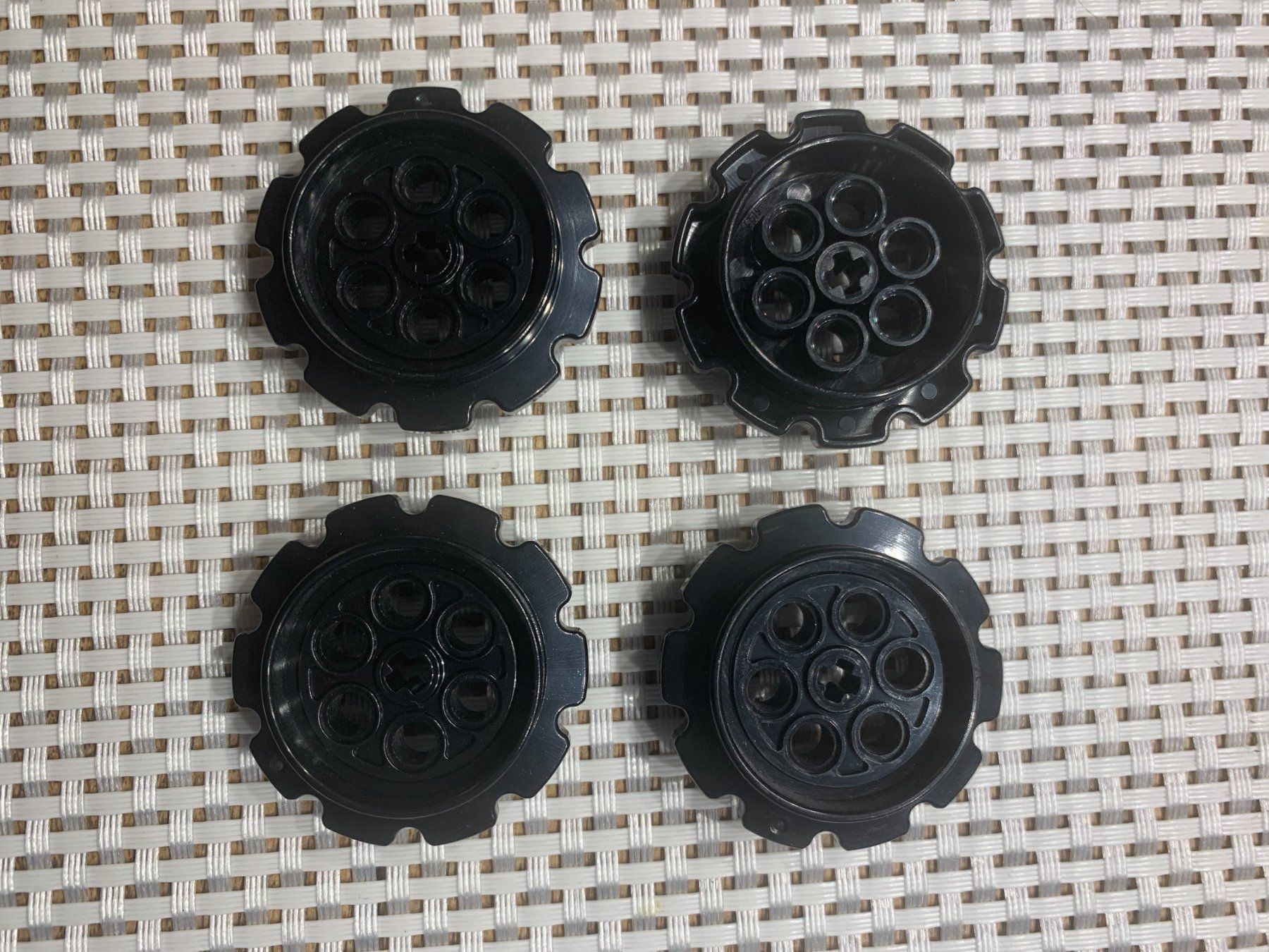 Lego Giocattoli: Lego Technik schwarze Kettenräder 8043 – Usato da Buochs venduto da Techtelmechtel