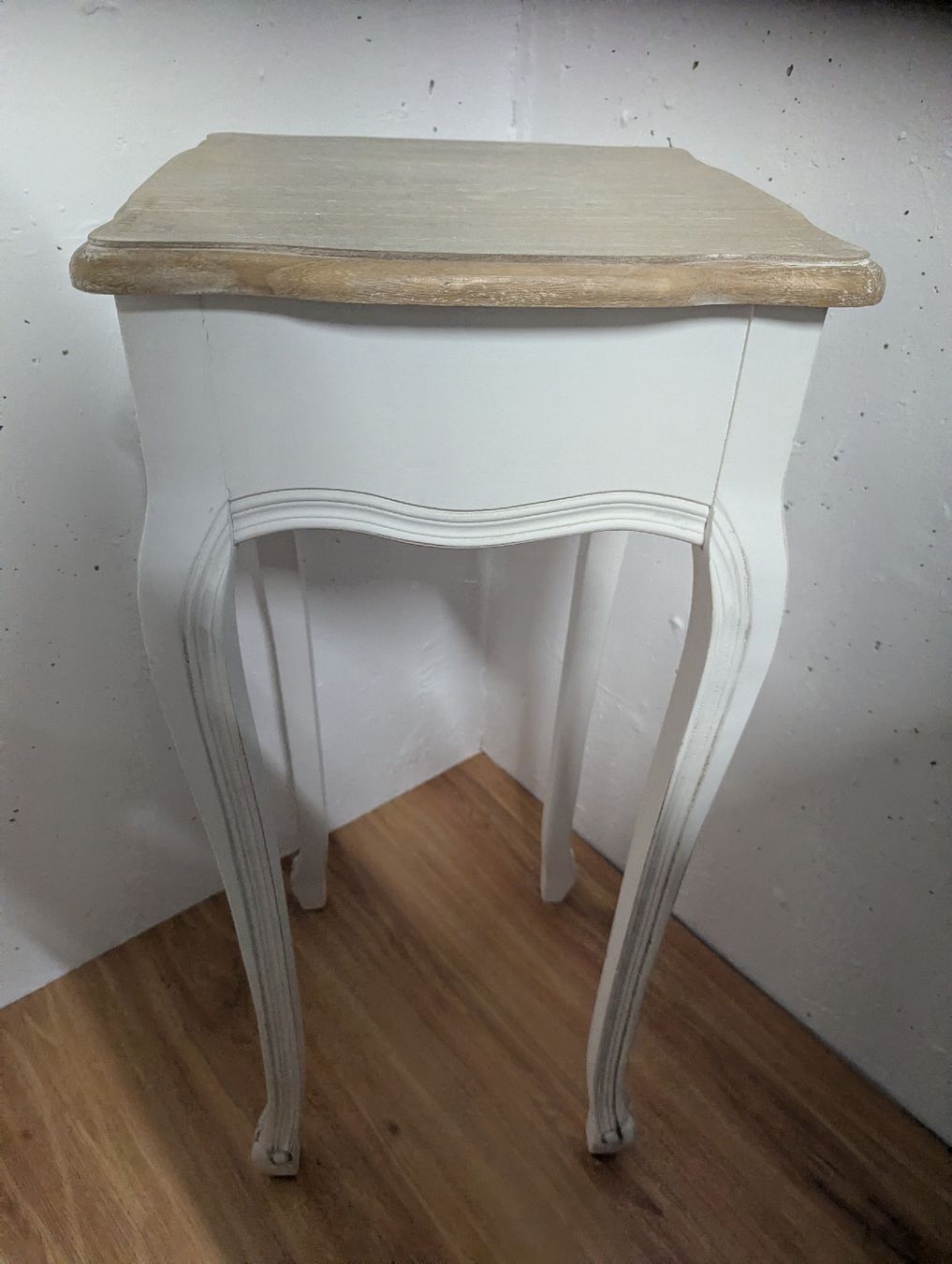 Tavoli: Beistelltisch weiss Shabby Chic – Usato da Zofingen venduto da shamila