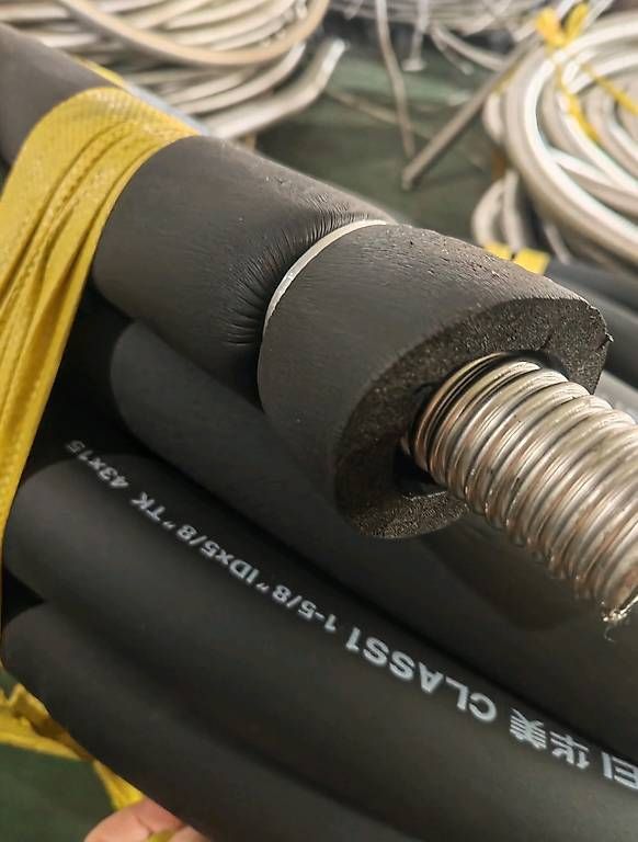 Tuyaux & tubes: Spiralrohr DN32 isoliert – D'occasion à Oberarth par dar_hrv6 1