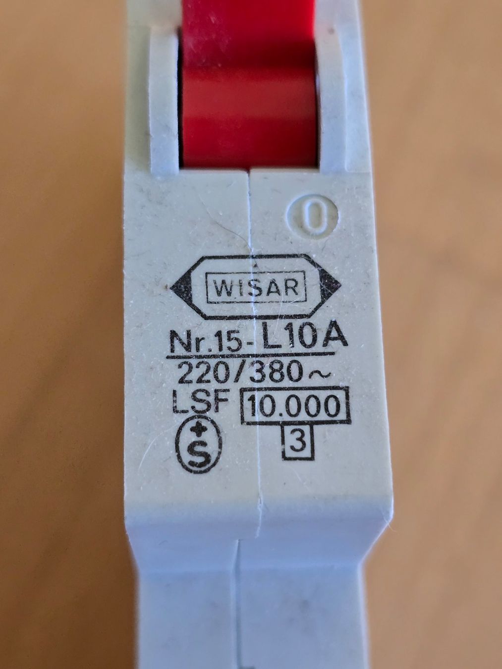 Interruttori: Sicherungsautomat Wisar 10A 220V – Usato da Niederscherli venduto da Mybear 1