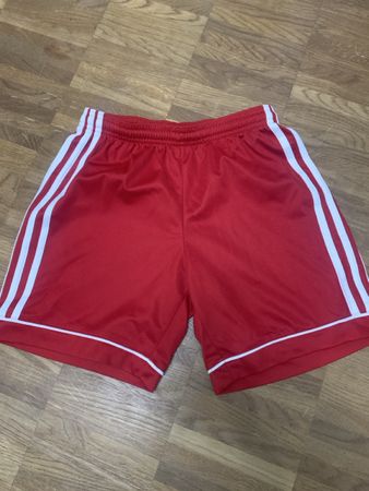 Adidas Shorts rot Grösse M 152 guter Zustand