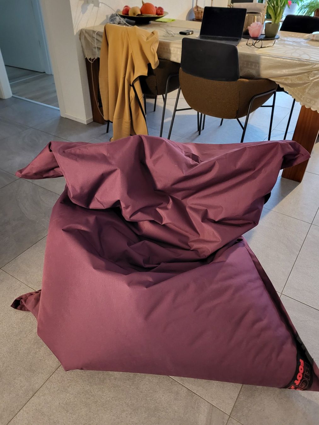 Casette da giardino & serre: Pouf Géant "Foot Big" Pour Se Détendre – Usato da Verossaz venduto da Couchcouch 2