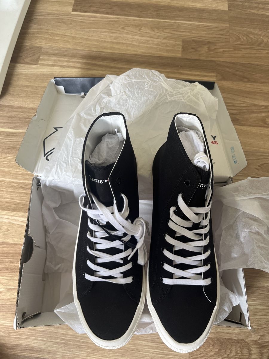 Tommy Hilfiger Herrenschuhe: Brand new Tommy Jeans sneakers – Neu und originalverpackt aus Zürich von dam_t7hk 1