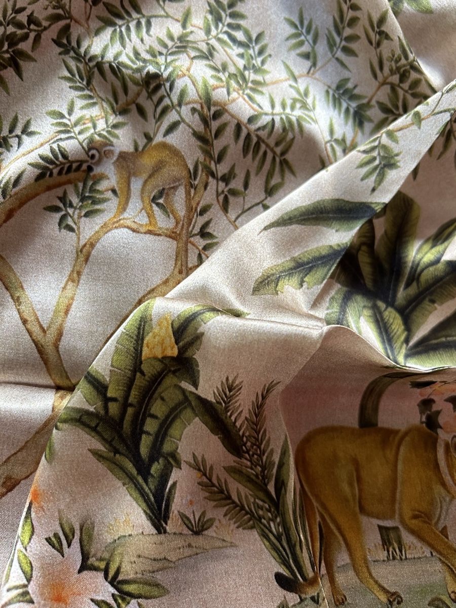 Foulard & Sciarpe: Toller Seidenschal mit Jungle Motiv – Nuovo e nell'imballaggio originale da Hofstetten SO venduto da Treasurefinds 6