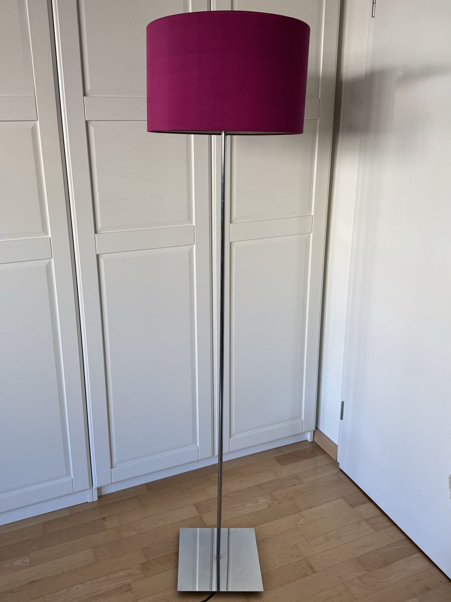 Interio Lampade: INTERIO Stehlampe Chrom mit Stoffschirm Pink – Nuovo (secondo la descrizione) da Basel venduto da mot_2r9g