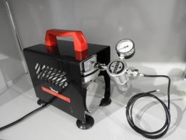 Neuer Revell Airbrush-Kompressor. Inkl. Schlauch.