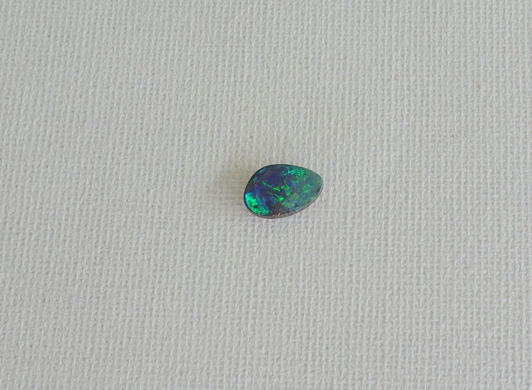Pietre preziose: Schwarzer Boulder Opal, Australien, neu – Nuovo (secondo la descrizione) da Locarno venduto da Sicabe 1