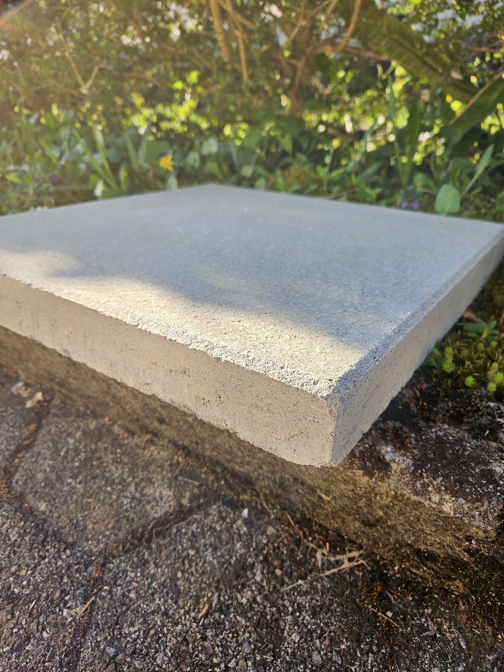 Piatti di portata: Gebrauchte Gartenplatte / Gehwegplatte ca. 40x40cm – Usato da Hausen am Albis venduto da Fox8 1