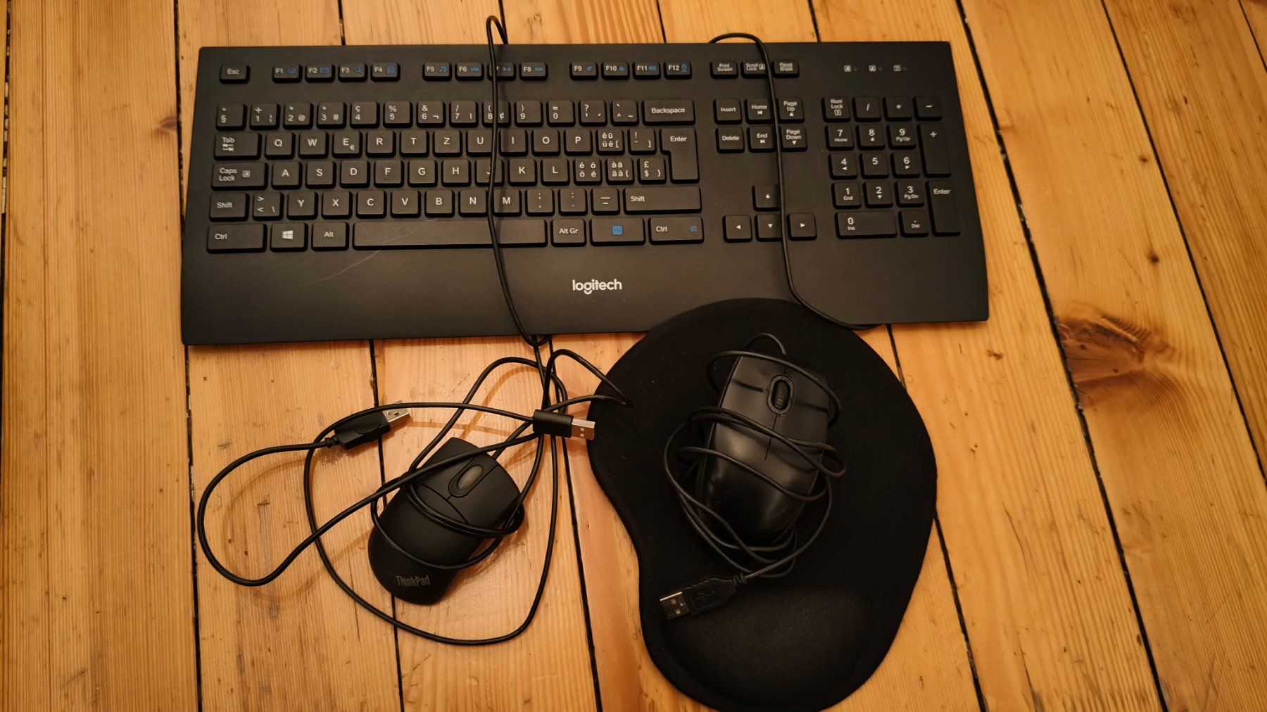 Logitech Tastiere: Keyboard clavier + 2 souris mouse – Usato da Nyon venduto da aar_g6pl