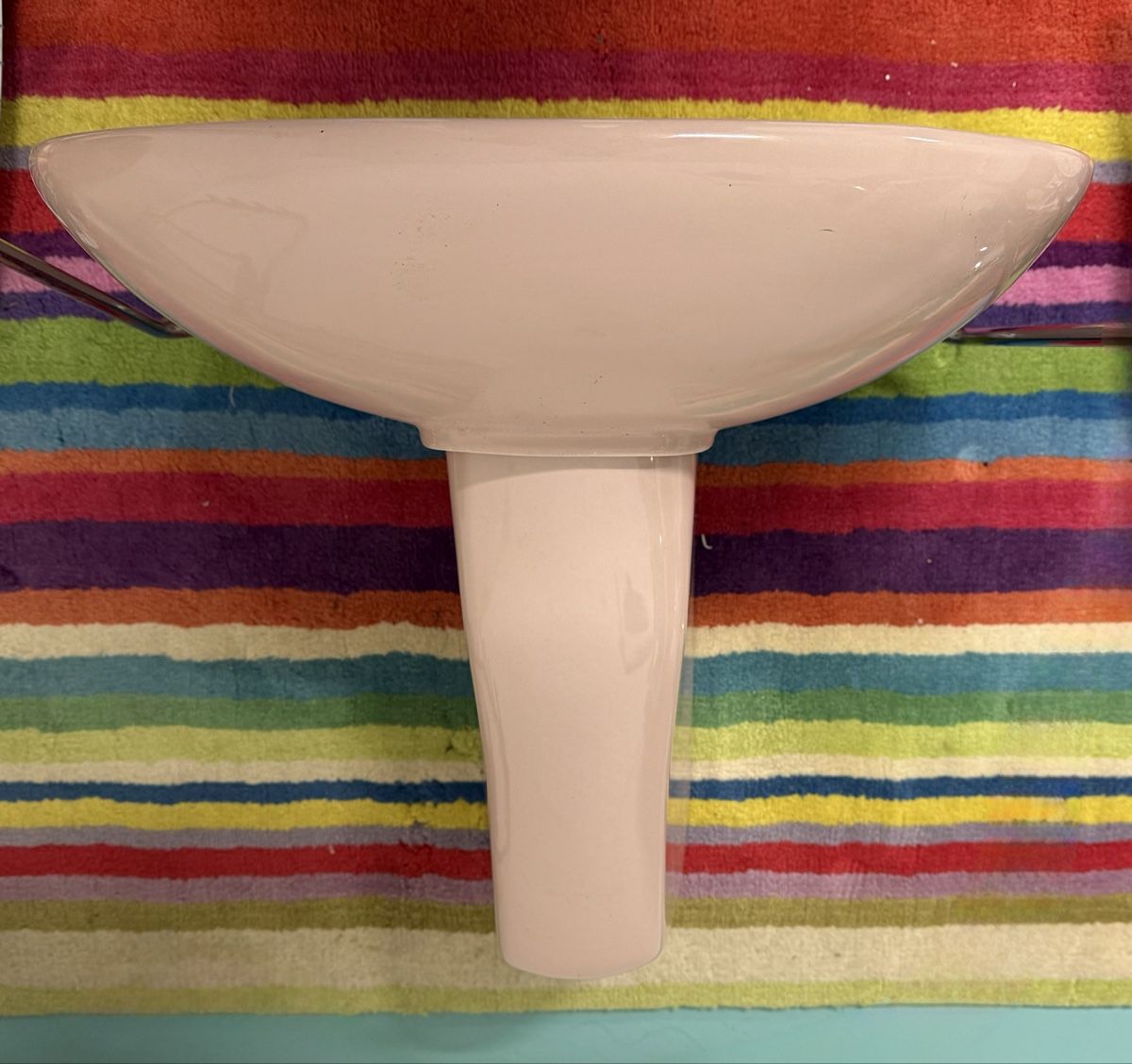 Lavabi & lavandini: Lavabo Rosa Vintage mit Säule – Usato da Seelisberg venduto da bossheart