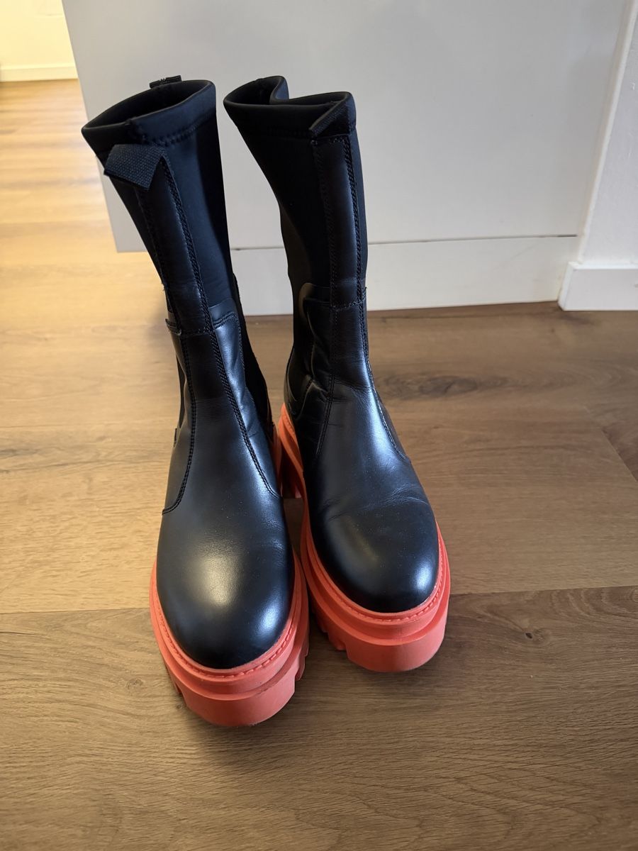 Calvin Klein Scarpe da donna: Calvin Klein Stiefel Schwarz Orange Grösse 36 – Usato da Gockhausen venduto da Lauvja 3