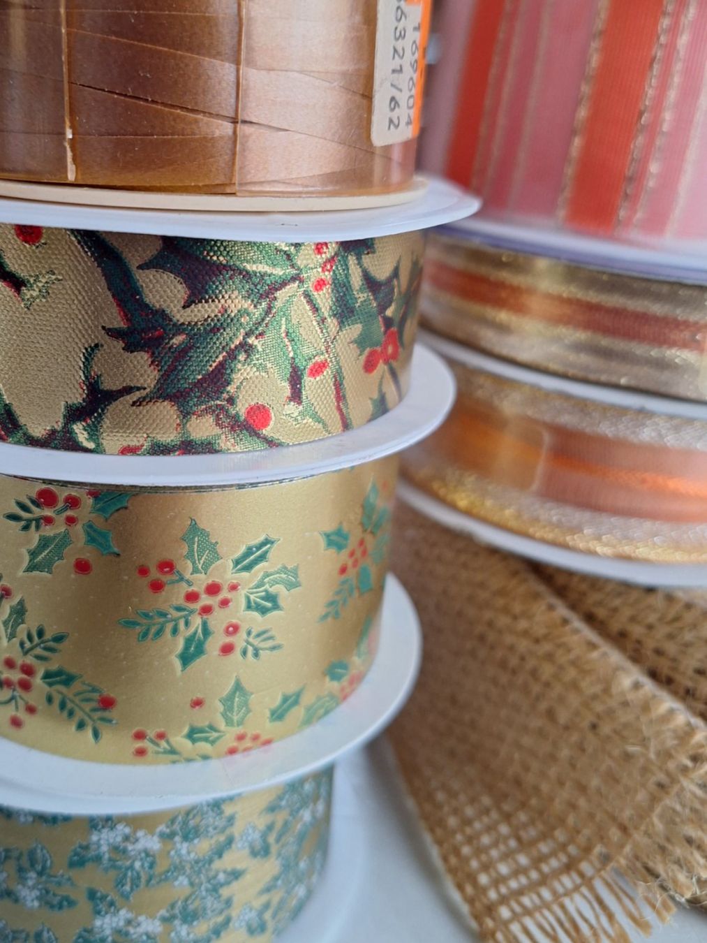 Nastri decorativi: 10 ROLLEN WEIHNACHTSBAND  GESCHENKBAND – Nuovo (secondo la descrizione) da Huttwil venduto da Kunterbuntli 1