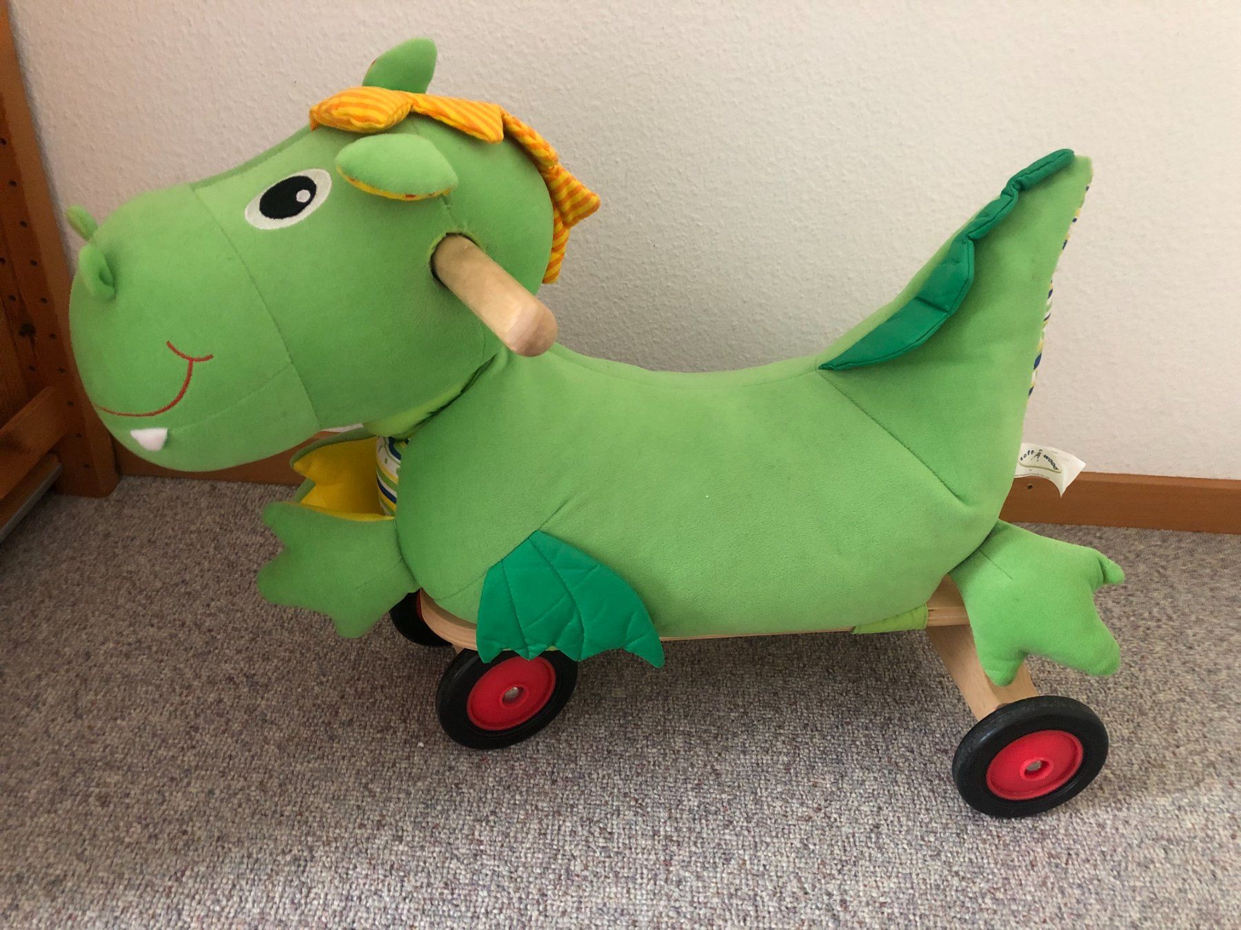 Veicoli per bambini: Rutsche Stoff Drache auf – Usato da Bassersdorf venduto da sammelfloh