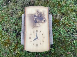 sehr schöne Wanduhr mit Kuhkopf von Köbi Meile Netstal