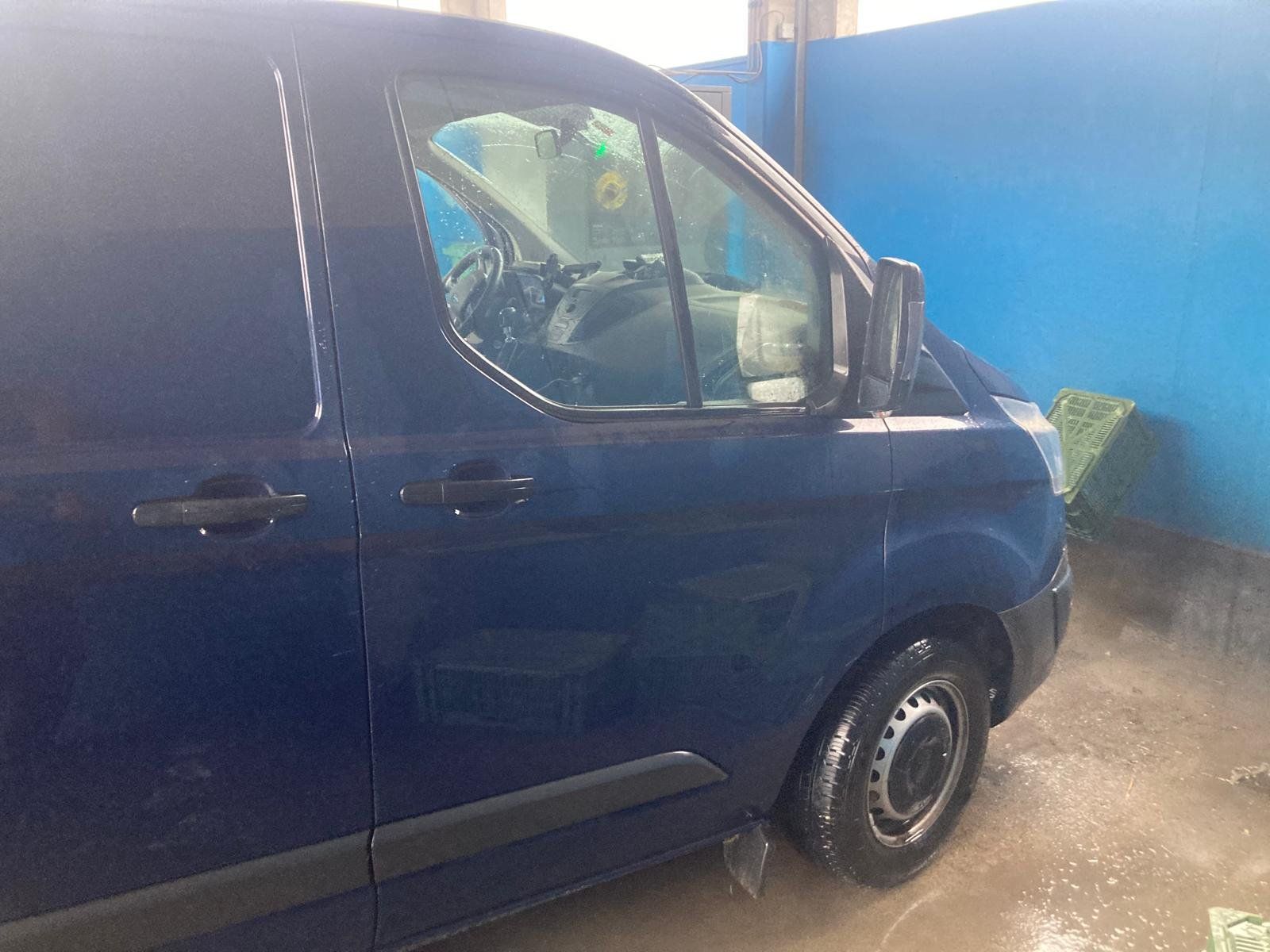 Ford Véhicules utilitaires: Ford Transit Custom 300L 2.2 TDCi – D'occasion à Wängi par Ladys_First 1