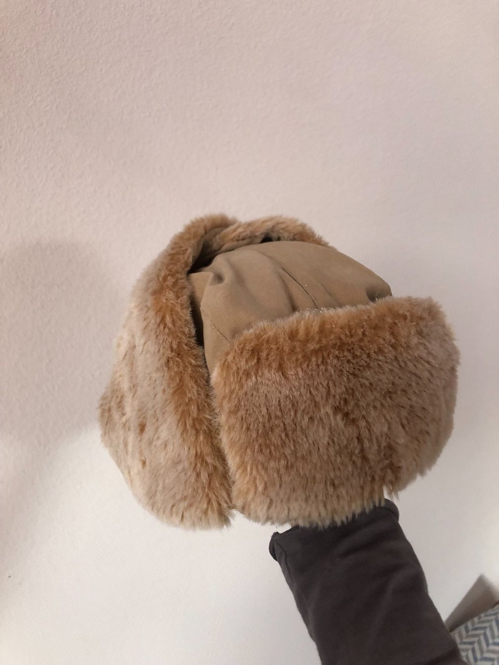 Copricapi, berretti & cappellini: Chapka beige – Usato da Bulle venduto da sop_ct6x 2