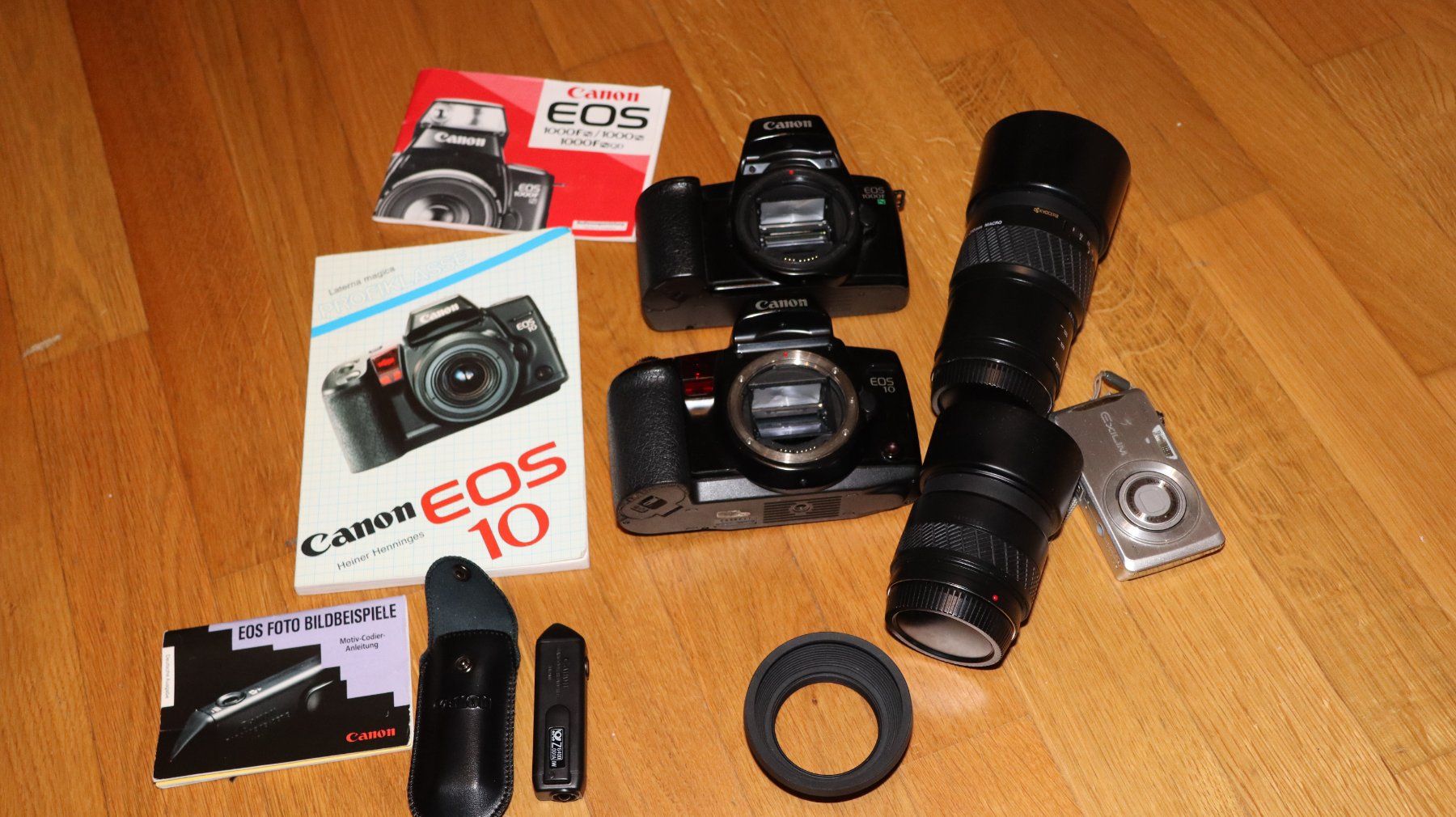 Canon Fotocamera: Canon Eos 1000F N, Eos 10,Codeleser,Casio Exilim,2 Objektive – Usato da Hohenrain venduto da magiclocke