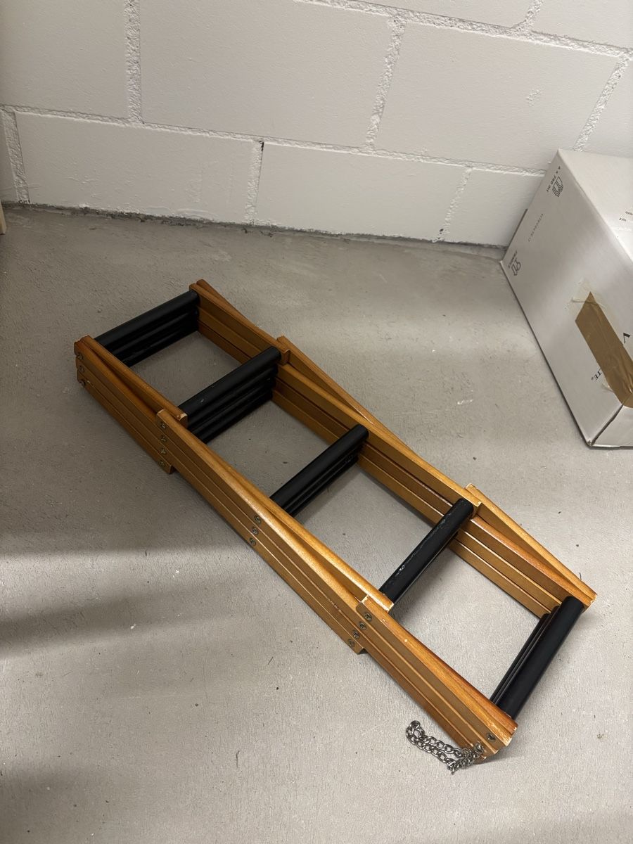 Regale: Wooden Wine rack for 10 bottles – Gebraucht aus Zürich von cha_jz8q 1