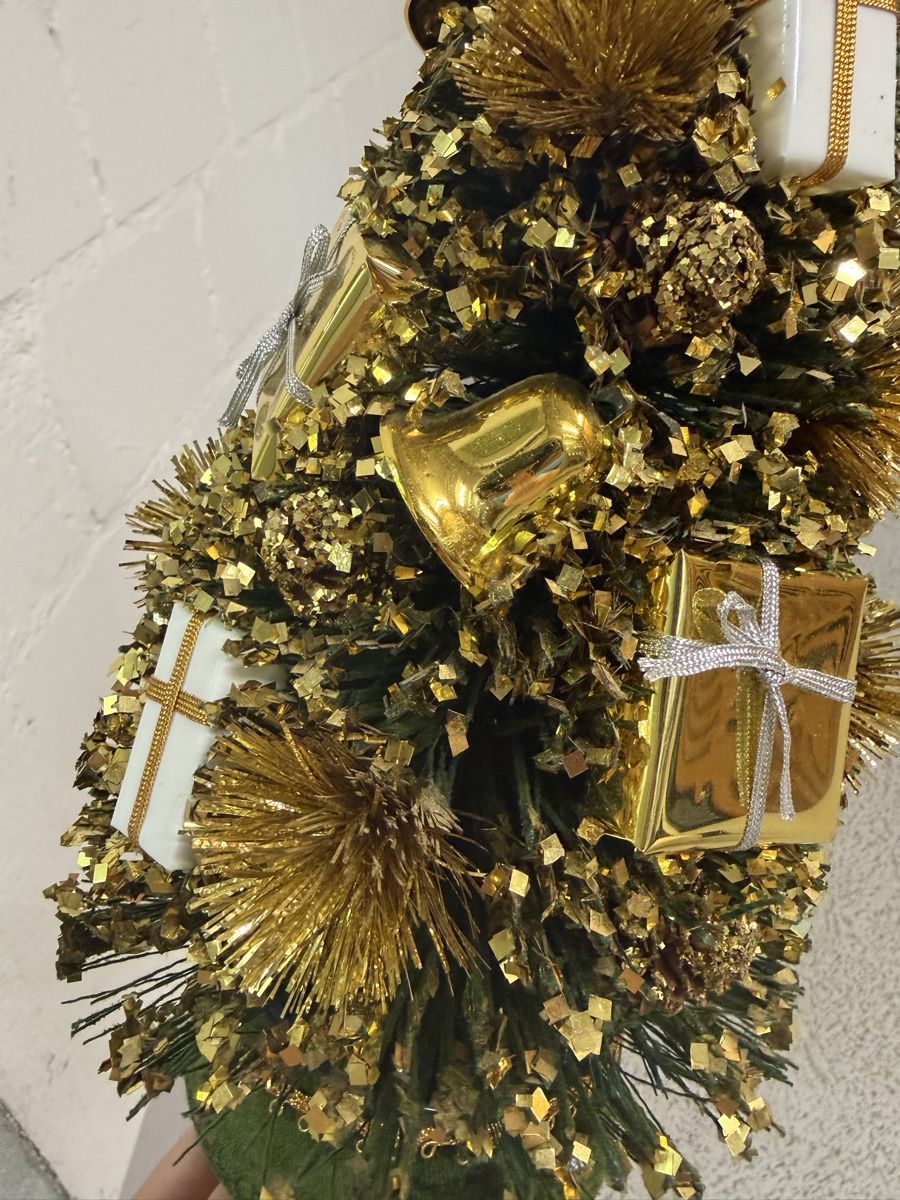 Tutte le decorazioni: Vintage Christmas Tree Decorated, Green Base – Usato da Zürich venduto da dor_9l9g 3