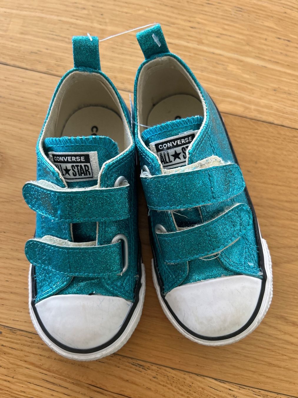 Converse Scarpe per ragazze: Converse cool shoes – Usato da Seengen venduto da carloncha