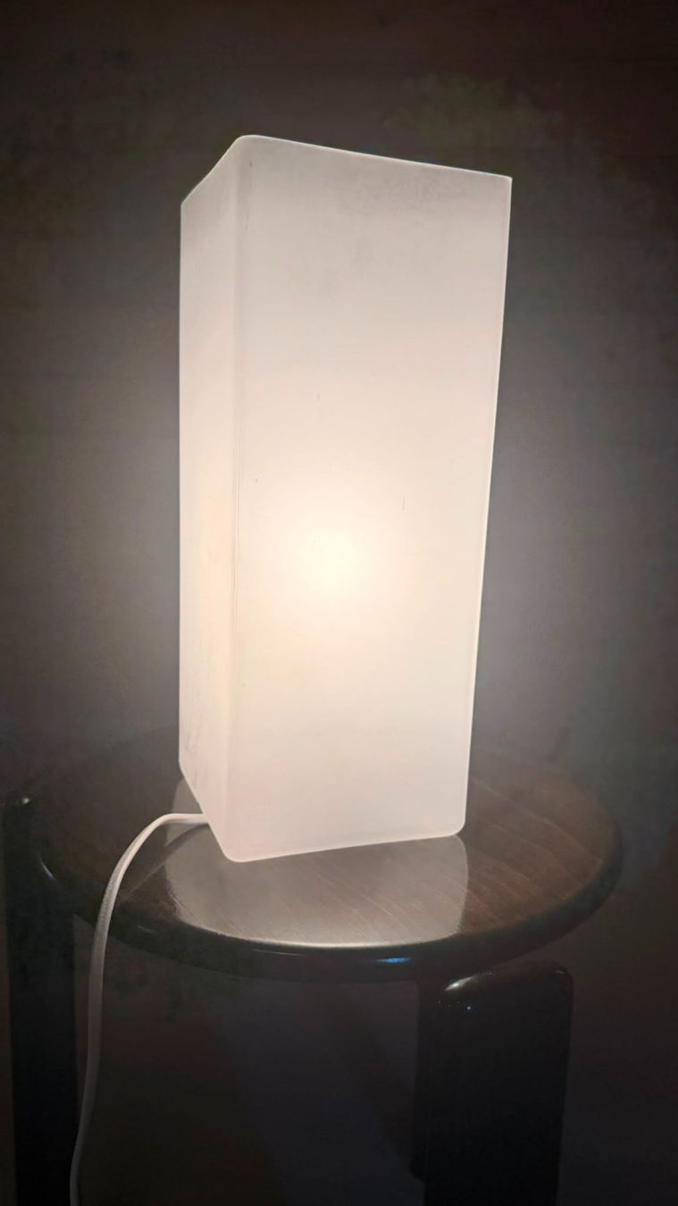 Lampes: Design Tischleuchte aus Opalglas eckig satiniert Weiss – D'occasion à Rickenbach ZH par Der-Insider 5